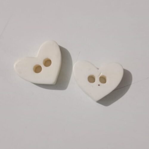 Botón corazón blanco pequeño precio 200 unidad