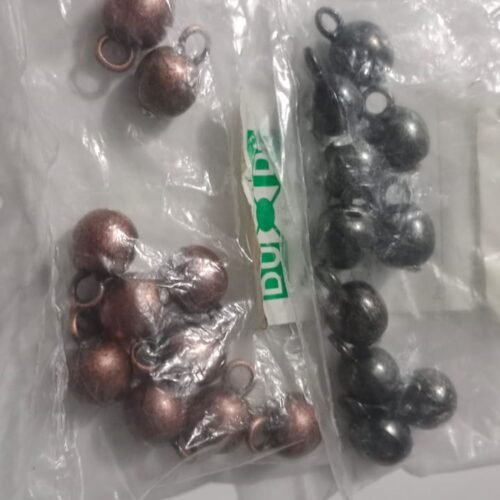 Dije balón colores cpbre y negro precio 200 unidad